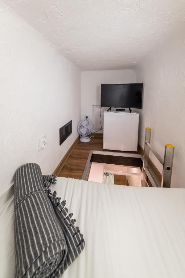 Micro Apartments 2,5 Qm - Najmniejsze Apartamenty Swiata 2,5 Mkw Cracovia Esterno foto