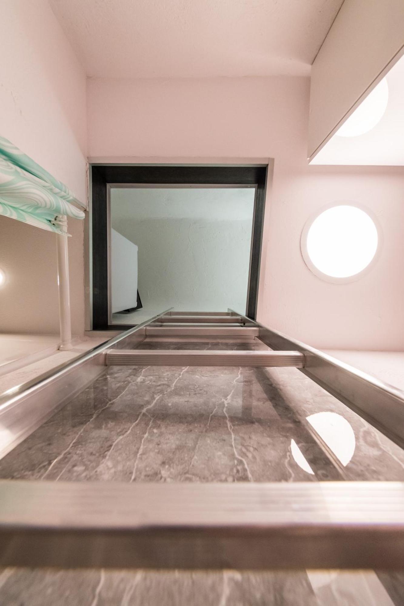 Micro Apartments 2,5 Qm - Najmniejsze Apartamenty Swiata 2,5 Mkw Cracovia Esterno foto